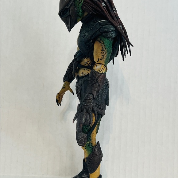 Neca Predator Falconer Action Figure - Picture 4 of 10